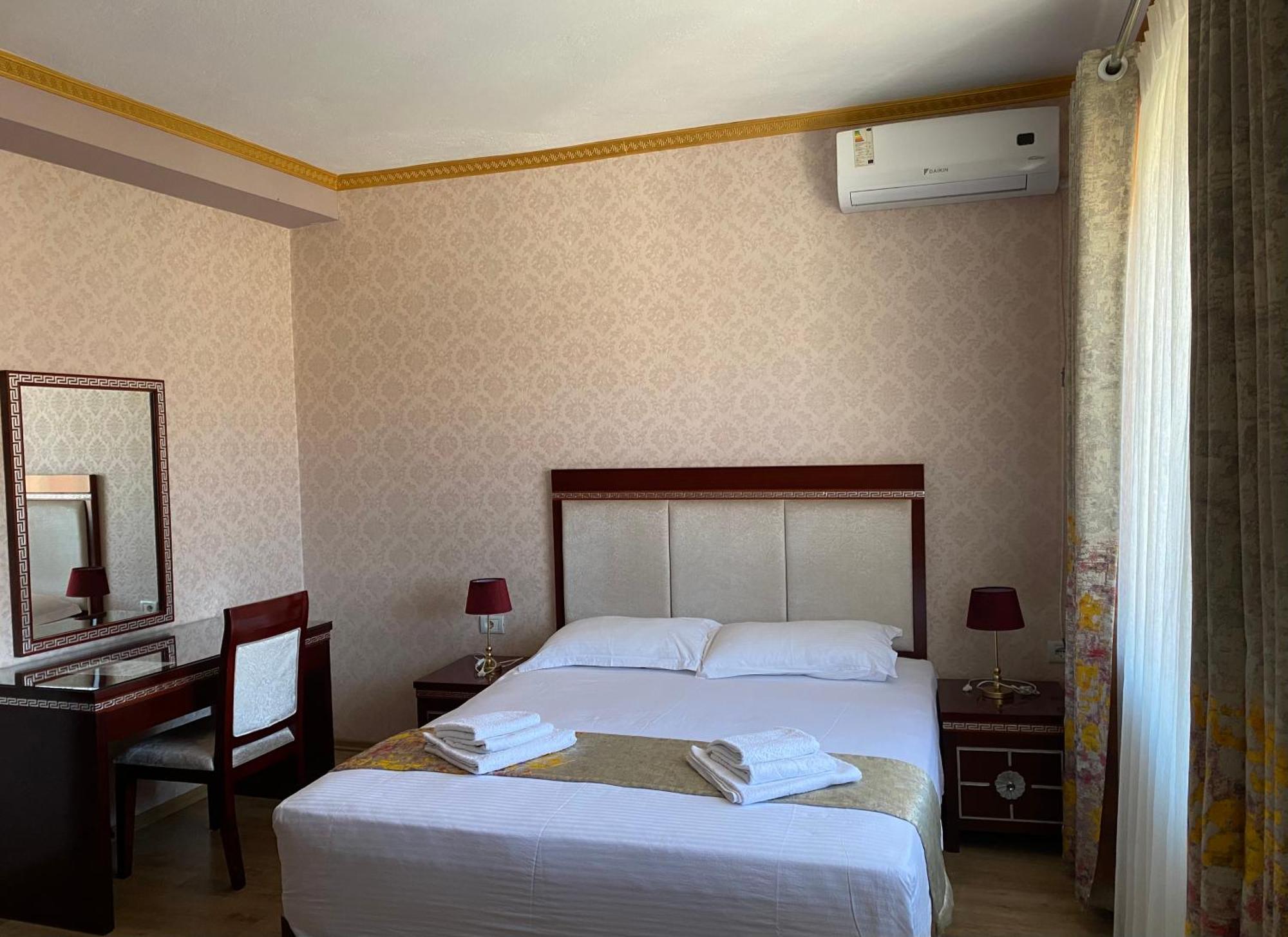 British Hotel Pogradec Luaran gambar